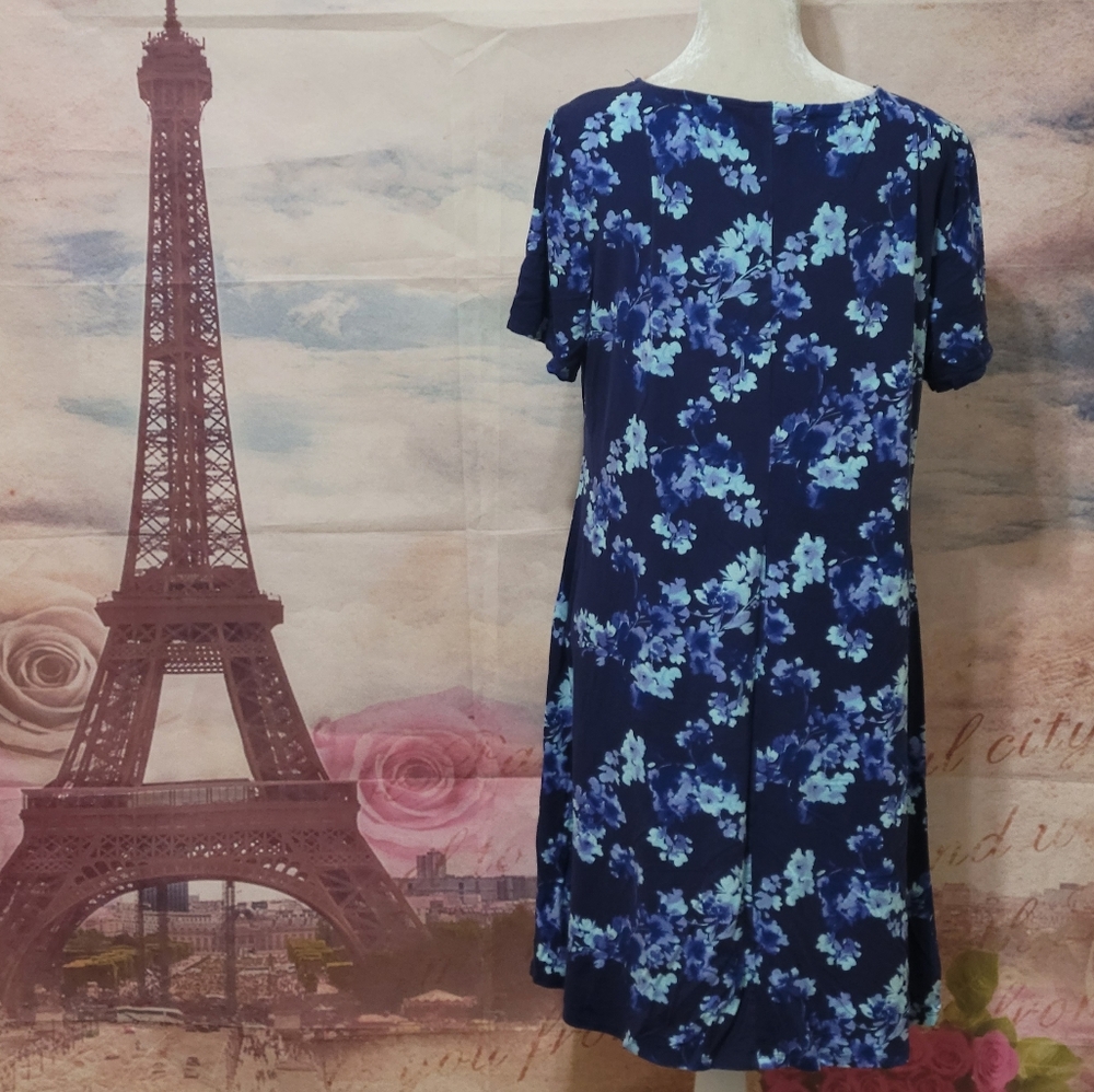 ⭐️ Chico's floral dress - Picture 3 of 4